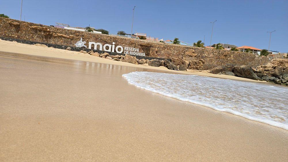 São Pedro levou-nos ao Maio. A ilha fez-nos querer ficar