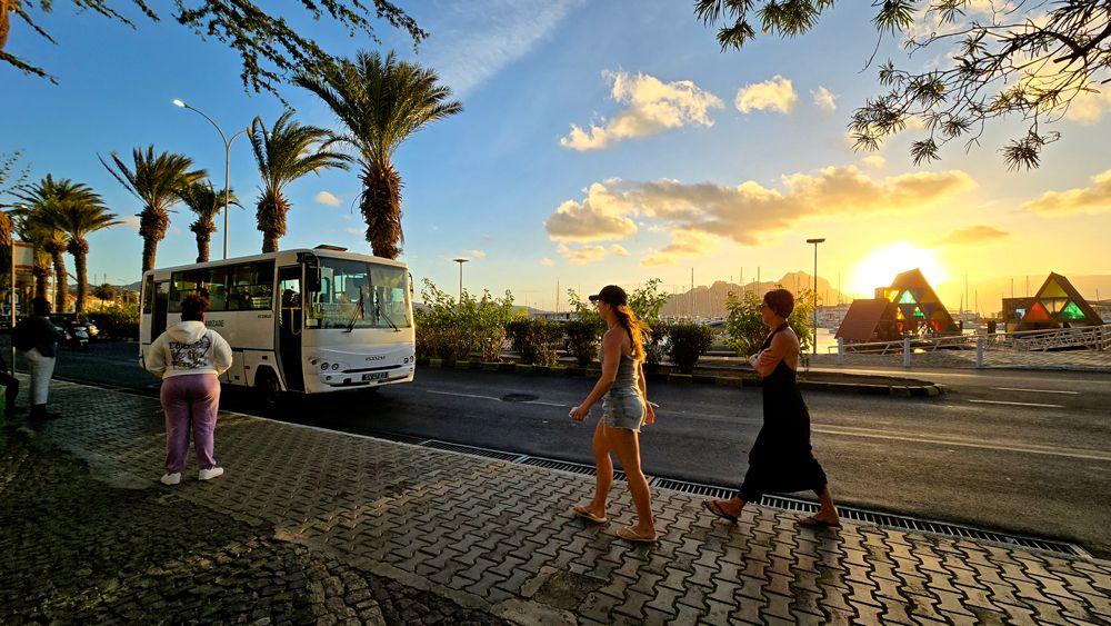 A paragem de autocarro com a vista mais bonita de Cabo Verde