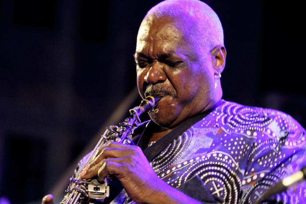 Kriol Jazz Festival 2025: cartaz oficial apresentado com homenagem ao saxofonista Totinho
